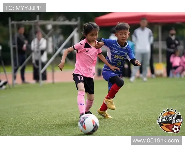 呱呱足球带你领略全新足球体验与激情赛事的完美结合